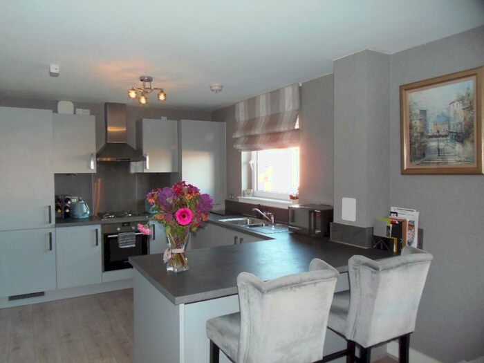 2 Bedroom Flat To Rent In Hawk Avenue, Newton Mearns, Glasgow, G77