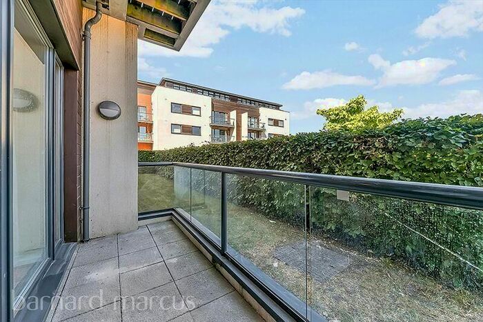 2 Bedroom Flat To Rent In Peacock Close, London NW7