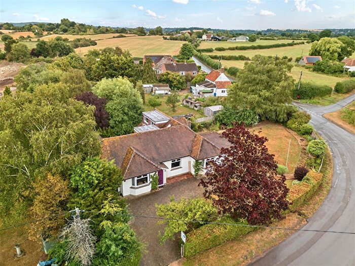 4 Bedroom Bungalow For Sale In Townsend, Poulshot, SN10