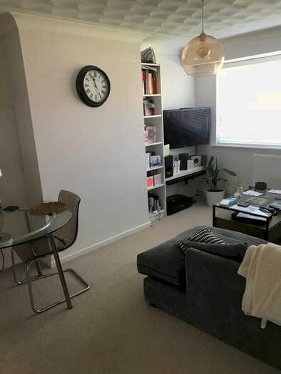 2 Bedroom Bungalow To Rent In Hammy Way, Shoreham-By-Sea, BN43