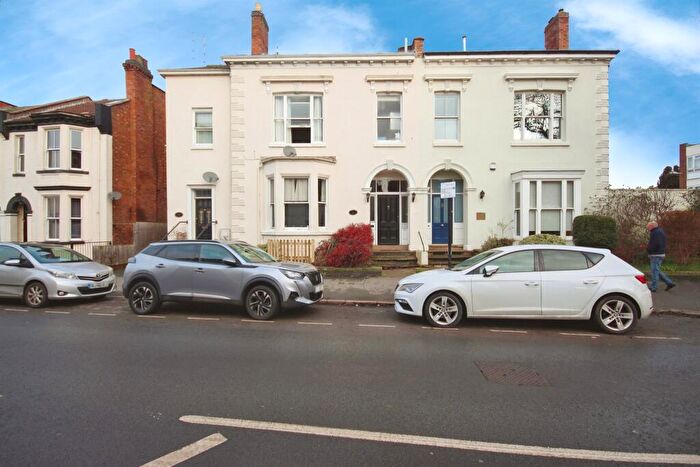 1 Bedroom Apartment For Sale In Radford Road, Leamington Spa, CV31