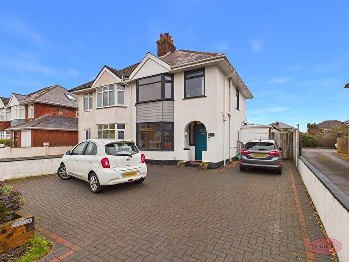 3 Bedroom Semi Detached House For Sale In Barrack Road, Christchurch, BH23