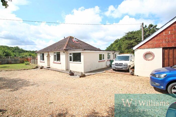3 Bedroom Detached Bungalow For Sale In Whippingham Road, East Cowes, PO32