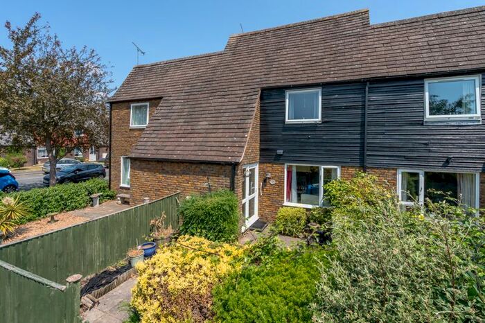 3 Bedroom Terraced House For Sale In Winterbourne Road, Chichester, PO19