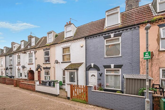 3 Bedroom Terraced House For Sale In Gordon Terrace, Great Yarmouth, NR30