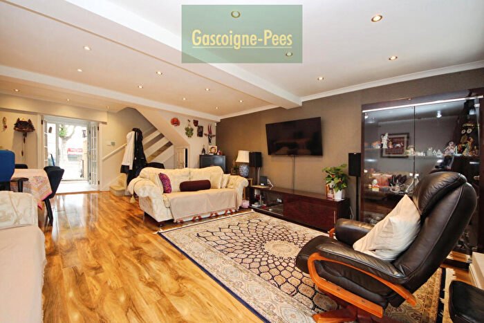 3 Bedroom House To Rent In Worcester Park, KT4