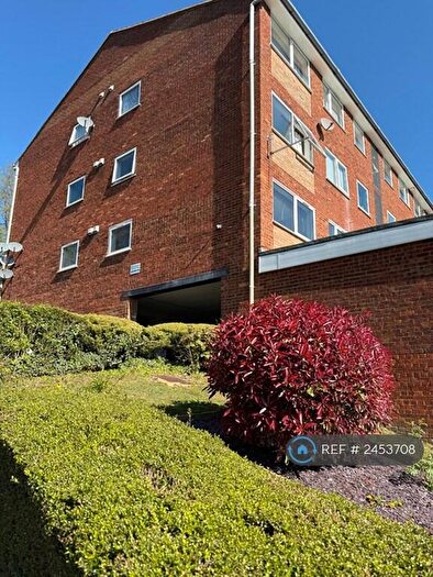 2 Bedroom Flat To Rent In Windsor Drive, High Wycombe, HP13