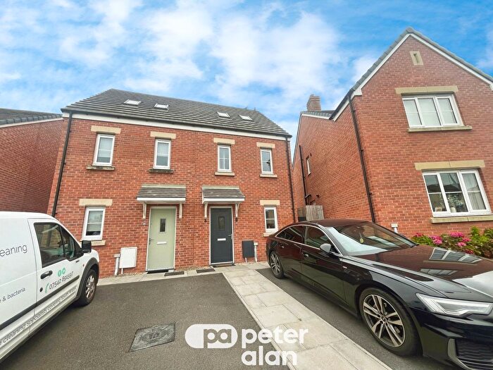 3 Bedroom Property To Rent In Ffordd Y Cigfran, Coity, Bridgend, CF35