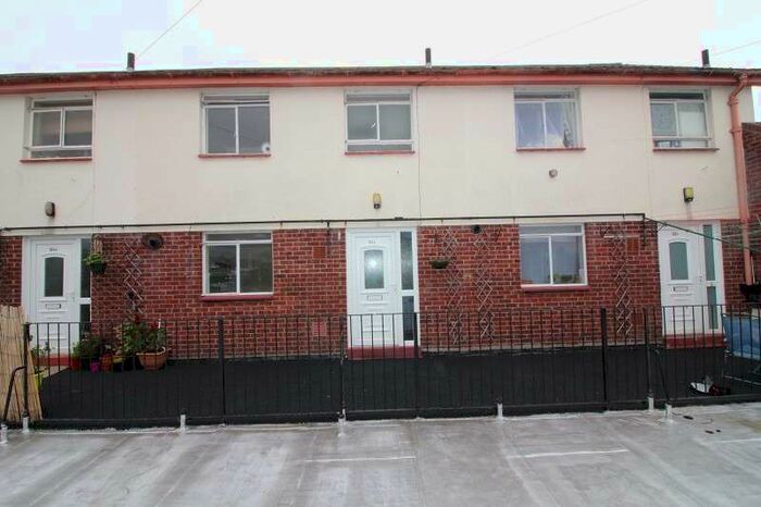 2 Bedroom Maisonette Flat To Rent In Newport Road, Caldicot, Monmouthshire. NP26