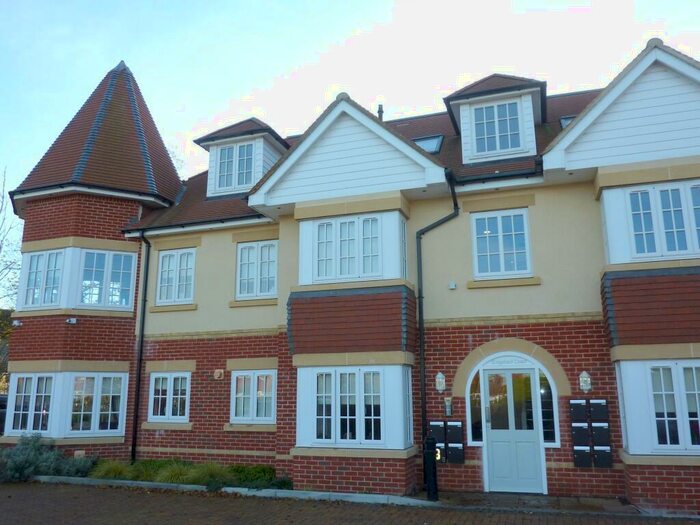 2 Bedroom Apartment To Rent In Waterlooville Hambledon Road Unfurnished, PO7