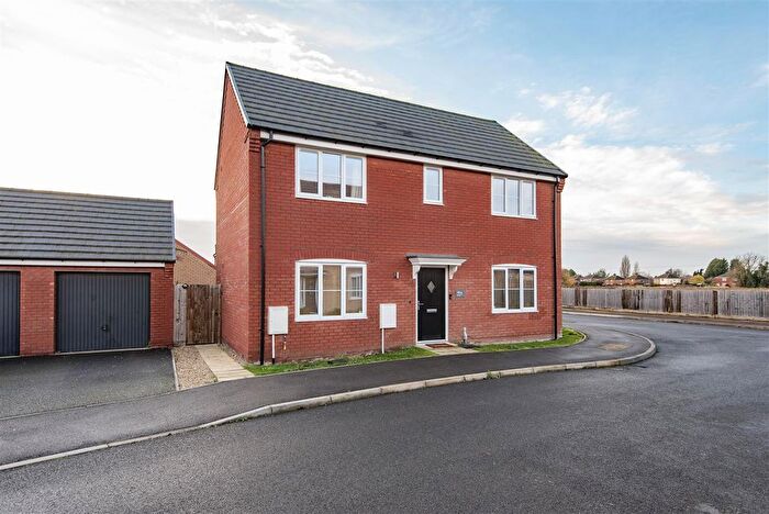 3 Bedroom Detached House For Sale In Chaffinch Way, Holbeach, Spalding, PE12
