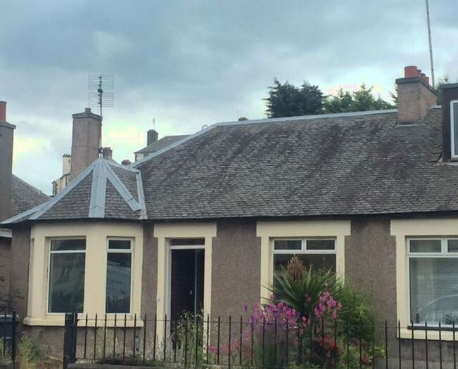 2 Bedroom Semi-Detached Bungalow To Rent In Restalrig Avenue, Edinburgh EH7