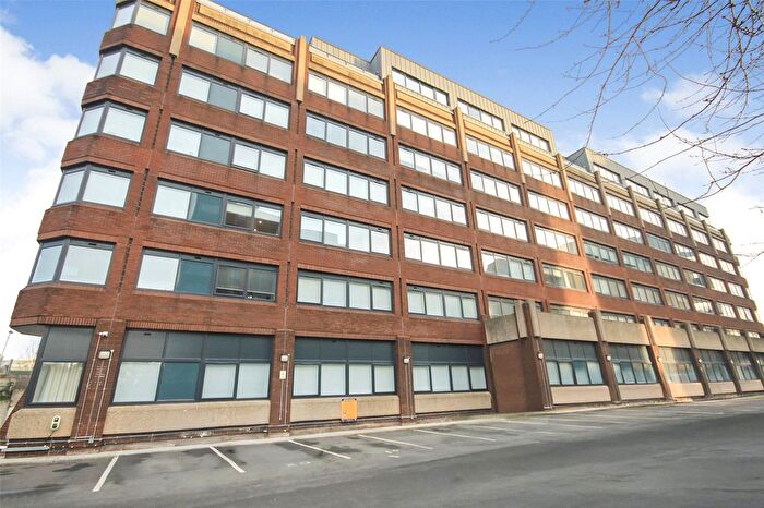 1 Bedroom Flat For Sale In South Street, Papermill House, South Str, Romford, RM1