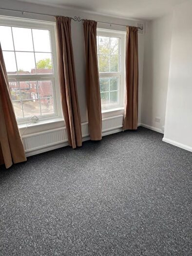 2 Bedroom Flat To Rent In Station Parade, Cockfosters Road, Cockfosters, Barnet, EN4