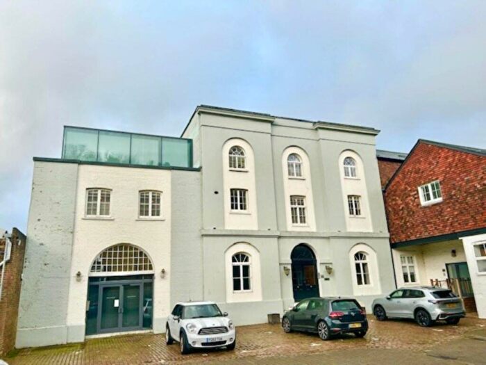 2 Bedroom Apartment For Sale In Thomas Street, Lewes, BN7