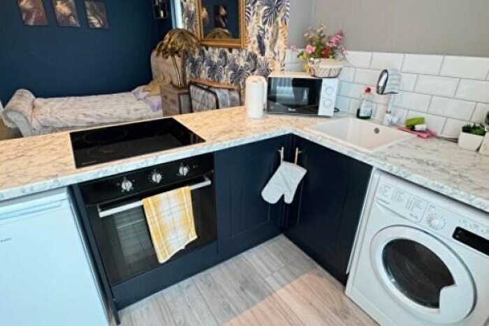 1 Bedroom Flat To Rent In Malefant Street Cardiff, CF24