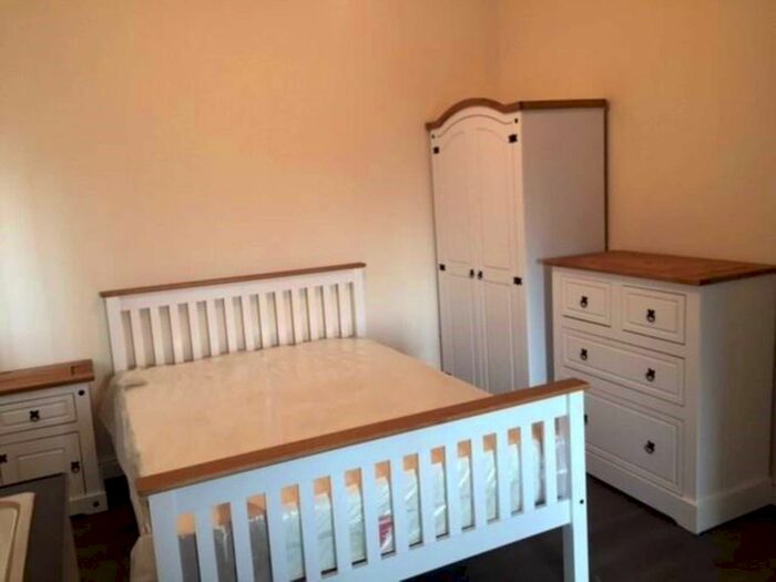 1 Bedroom Studio To Rent In Walsall Road, Wednesbury, WS10