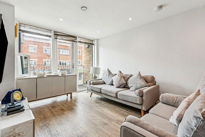 2 Bedroom Flat To Rent In Tooting High Street, Tooting, SW17