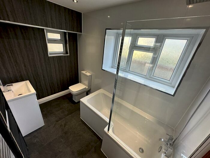 Houses For Rent In Tonyrefail Rct at Minnie Gibbs blog