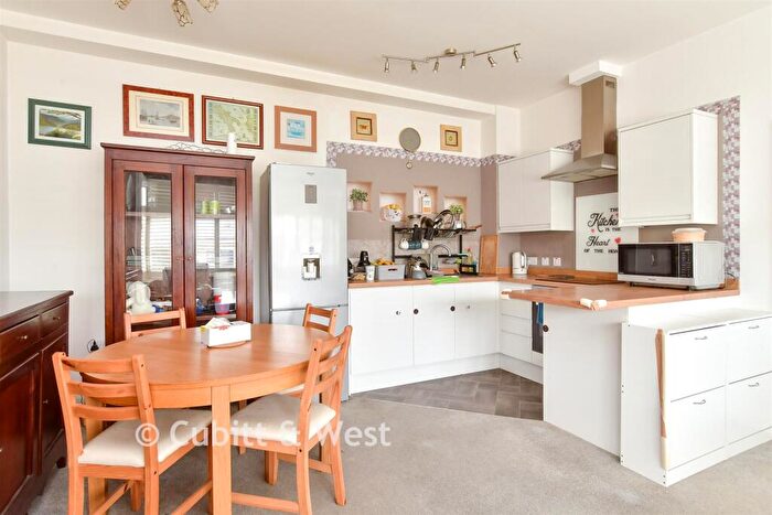 1 Bedroom Flat For Sale In South Coast Road, Peacehaven, East Sussex, BN10