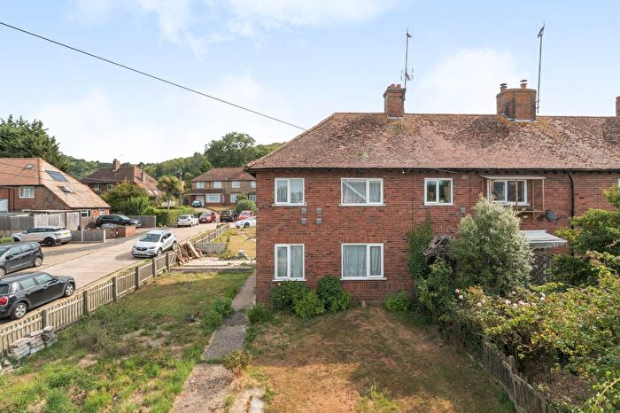 3 Bedroom End Of Terrace House For Sale In Peene, Folkestone, CT18