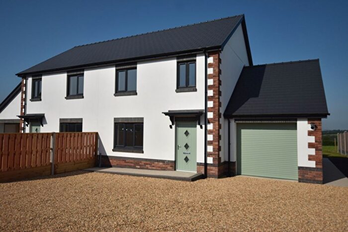 3 Bedroom Semi-Detached House For Sale In Llyn Y Fran Road, Llandysul, SA44