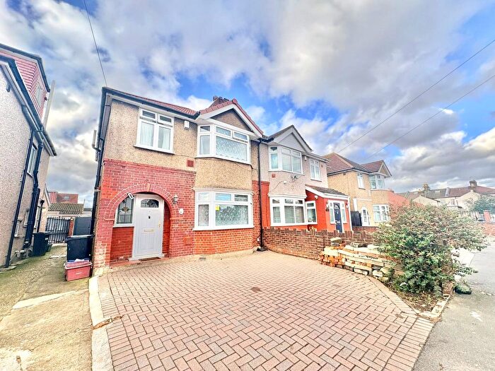 4 Bedroom Semi Detached House To Rent In Cambridge Close, Hounslow, TW4