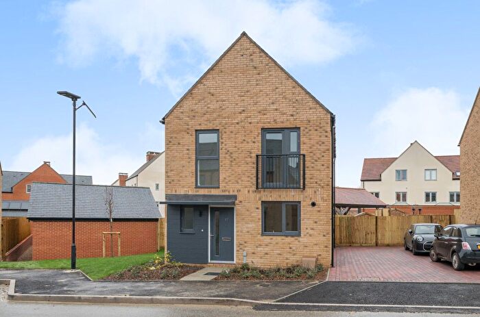 3 Bedroom Detached House To Rent In Rotherley Gardens, Winchester, Hampshire, SO22