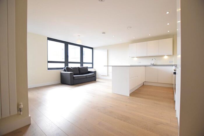 3 Bedroom Flat To Rent In Vandale House, , Bournemouth, BH1