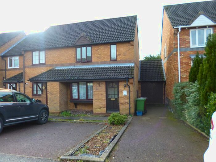 3 Bedroom End Of Terrace House To Rent In Laurel Fields, Potters Bar, EN6