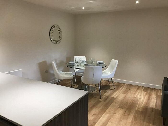 2 Bedroom Apartment To Rent In Golding House, Beaufort Square, London, NW9