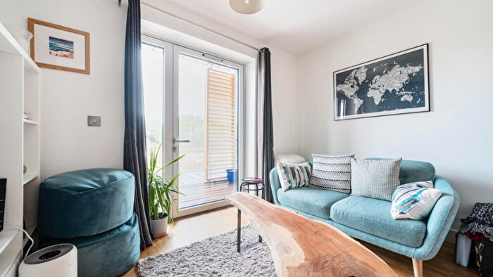 1 Bedroom Flat For Sale In Love Lane, Woolwich, SE18