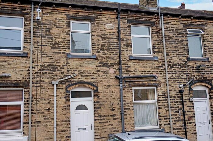 2 Bedroom Terraced House To Rent In South Parade, Cleckheaton BD19