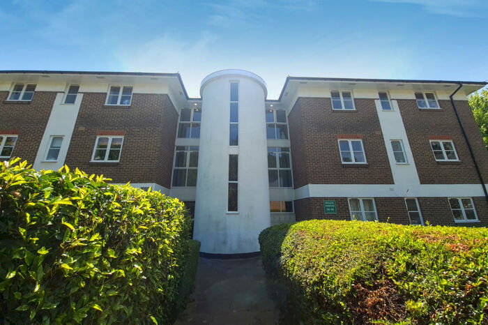 2 Bedroom Flat To Rent In St. Josephs Vale, SE3