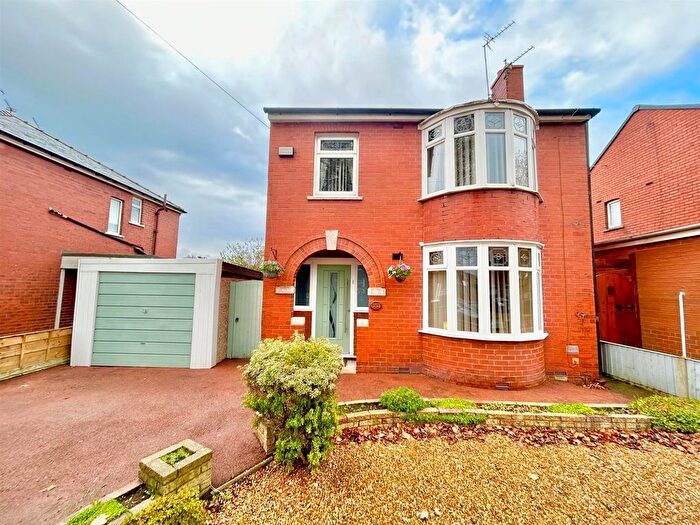 3 Bedroom Detached House For Sale In Holden Road, Leigh, WN7
