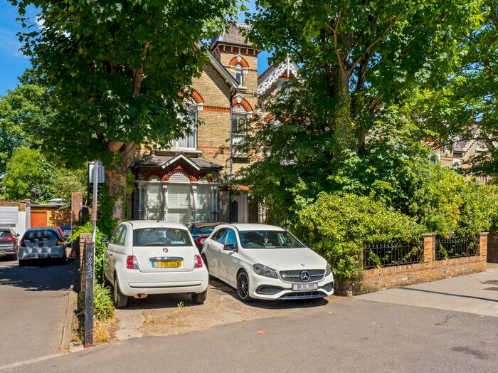 1 Bedroom Flat To Rent In Kingston Hill, Kingston Upon Thames, Surrey, KT2