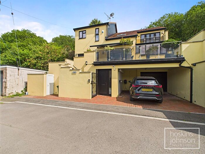 4 Bedroom Detached House For Sale In Brookfield Lane, Pontypridd, CF37