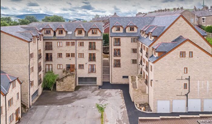 2 Bedroom Apartment To Rent In Birbeck Street, OL5
