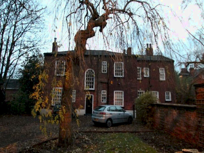 3 Bedroom House To Rent In Victoria Road, Leeds, LS6