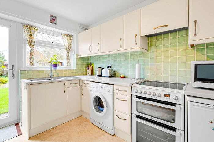 4 Bedroom Detached House For Sale In The Paddock, Lower Boddington, Northamptonshire, NN11