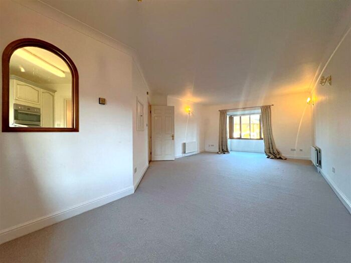 2 Bedroom Apartment For Sale In The Maltings, Leamington Spa, CV32