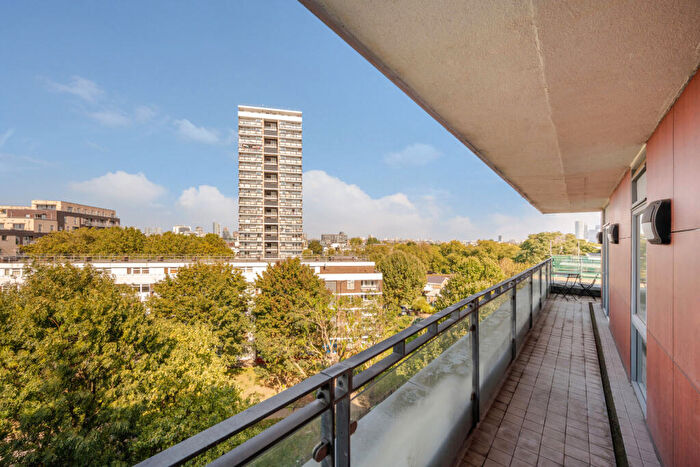 2 Bedroom Flat For Sale In Eyot House, Sun Passage, SE16