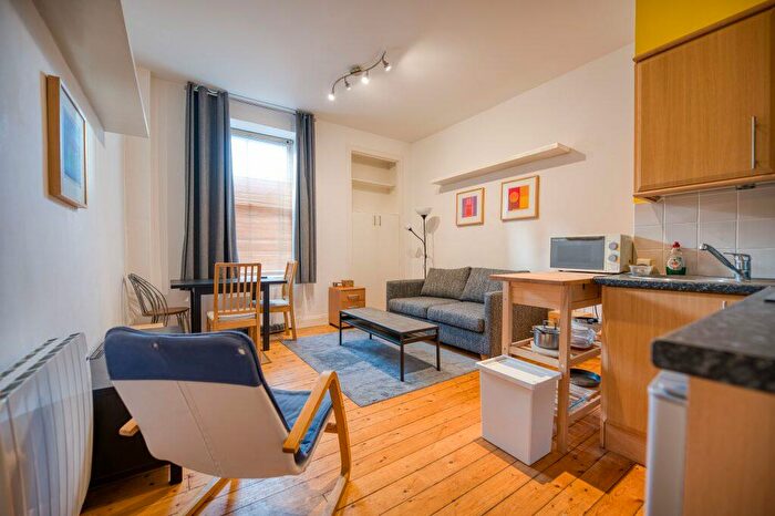 1 Bedroom Flat To Rent In L – St Leonard's Street, Edinburgh, EH8