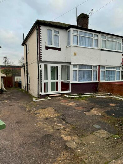 4 Bedroom Semi-Detached House To Rent In Aldridge Avenue, Stanmore, HA7