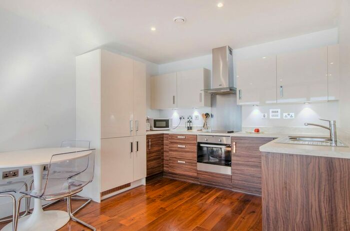 1 Bedroom Flat To Rent In Lambarde Square, Greenwich, London, SE10