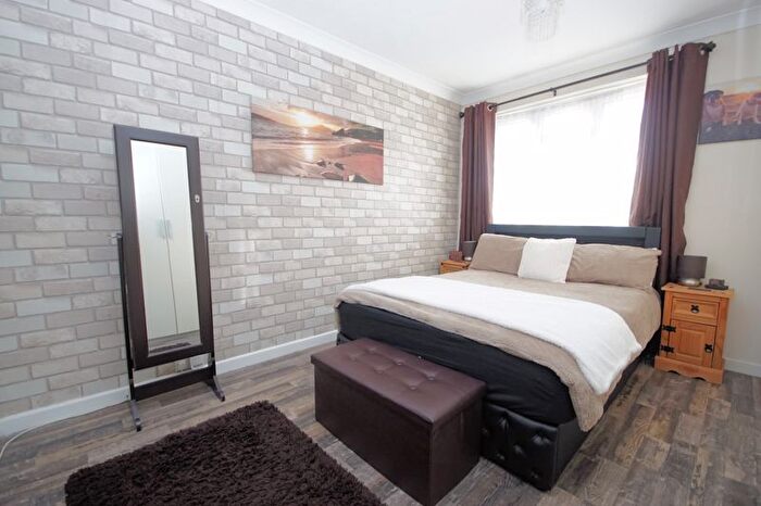 3 Bedroom Terraced House For Sale In Elmore Road, Lee-On-The-Solent, PO13
