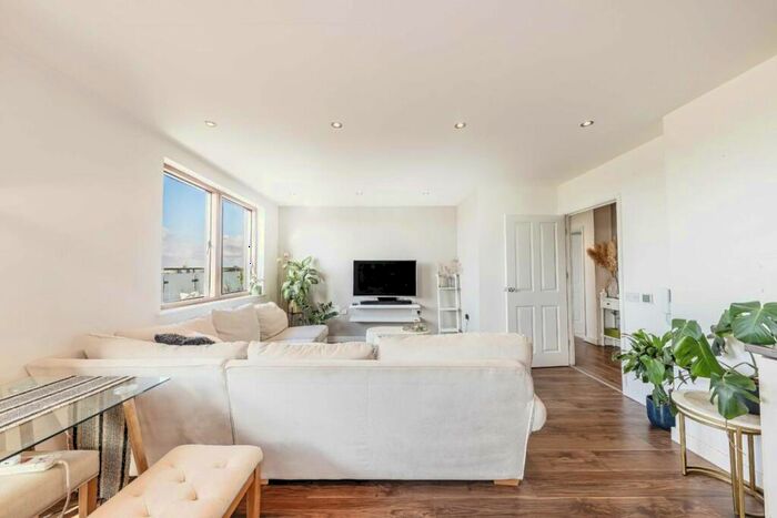 2 Bedroom Flat To Rent In Craven Park, Craven Park, NW10