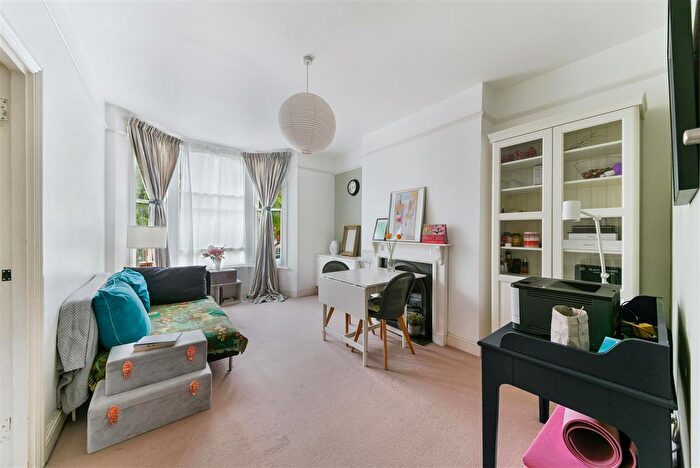 2 Bedroom Flat To Rent In Mercers Road, Tufnell Park, N19