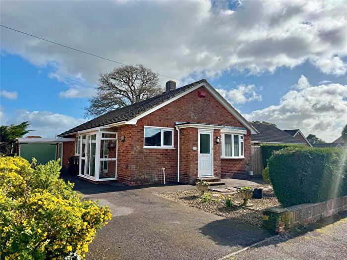 3 Bedroom Bungalow For Sale In Queens Grove, Ashley, New Milton, Hampshire, BH25