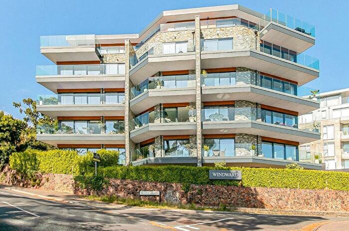 2 Bedroom Flat For Sale In Alton Road, Poole, Dorset, BH14